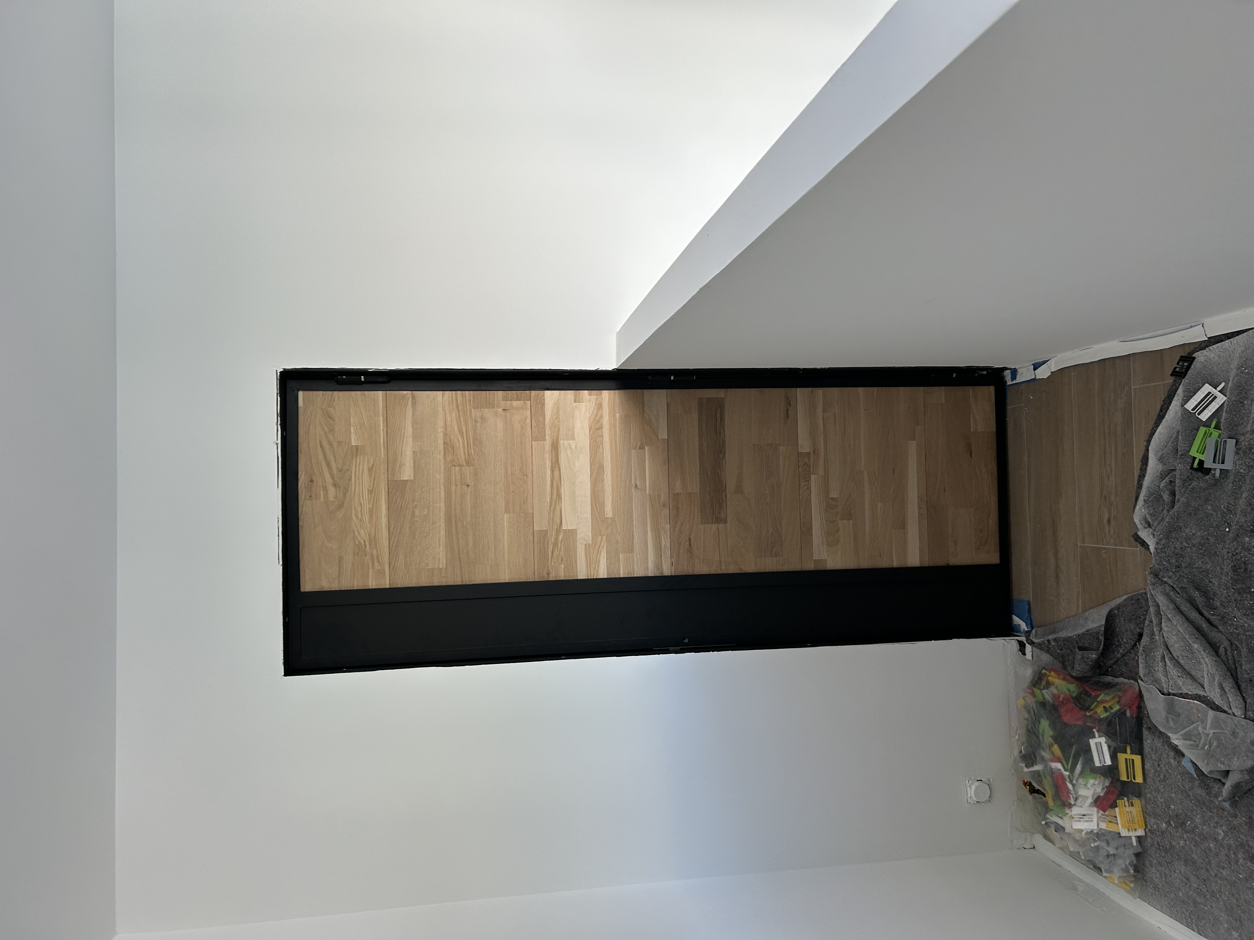 Porte intérieur sécurisée en fer forgé mélange bois posée à Cannes