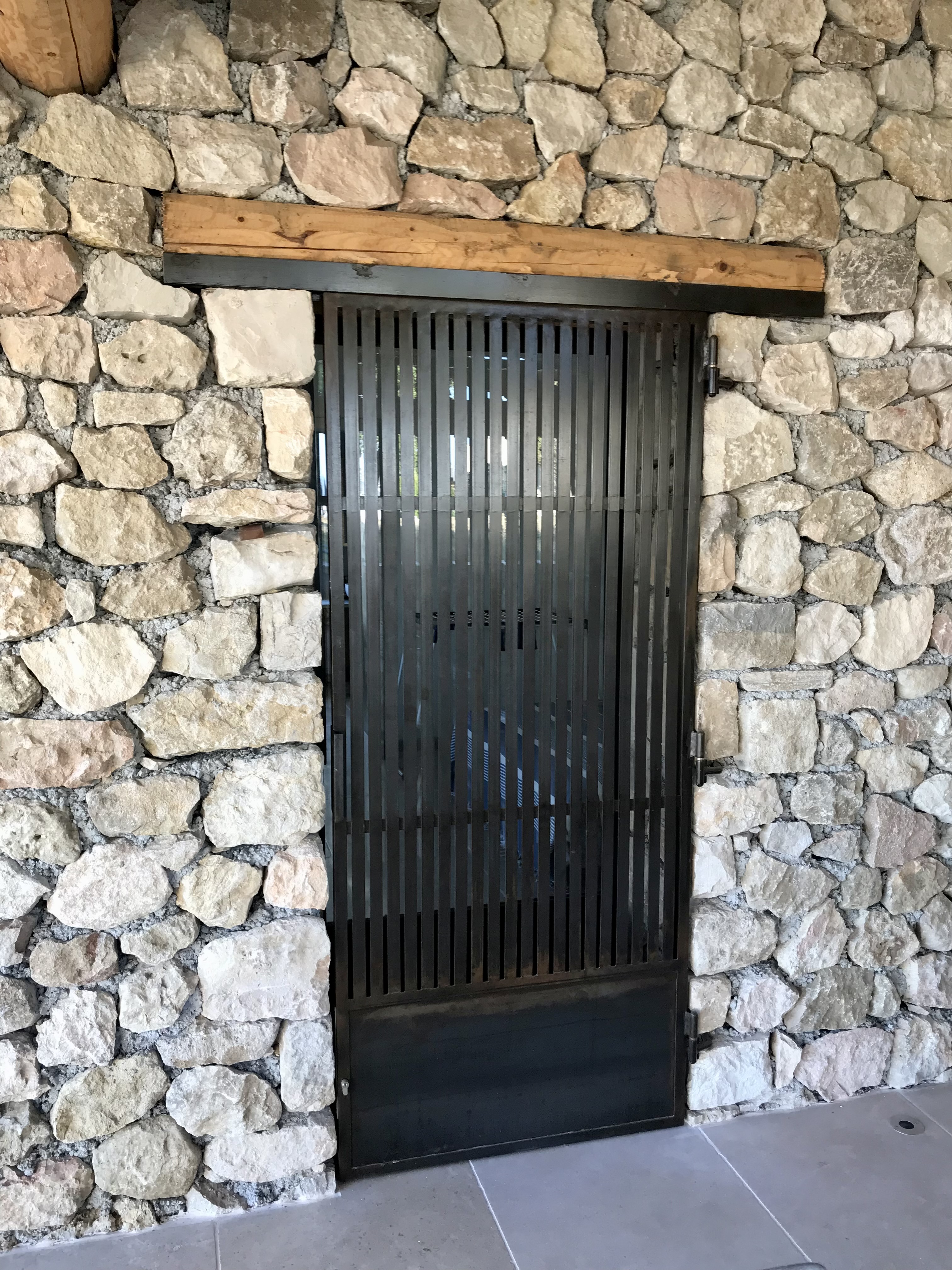 Portes en fer forgé robustes pour la sécurité