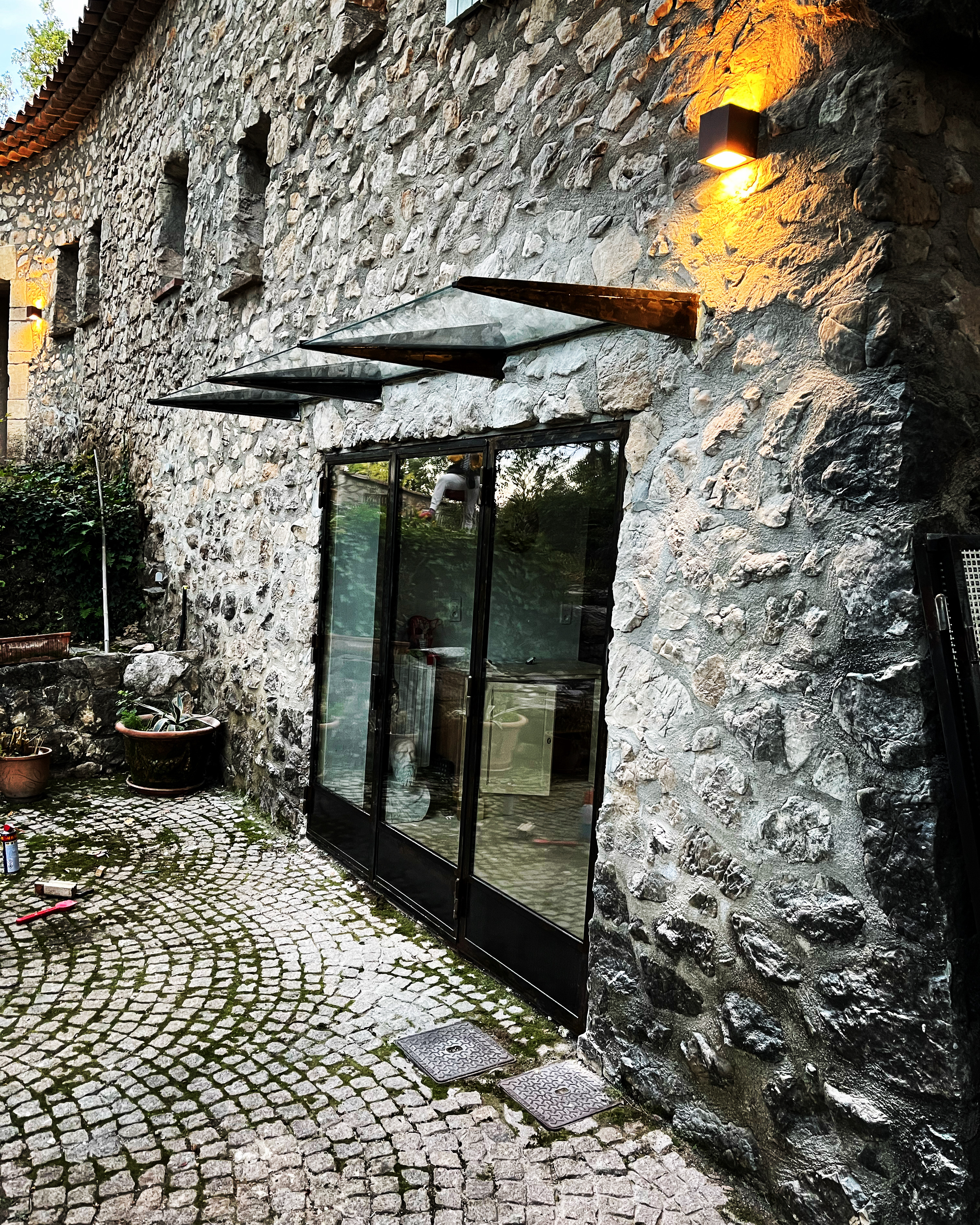 Porte vitrée en fer forgé